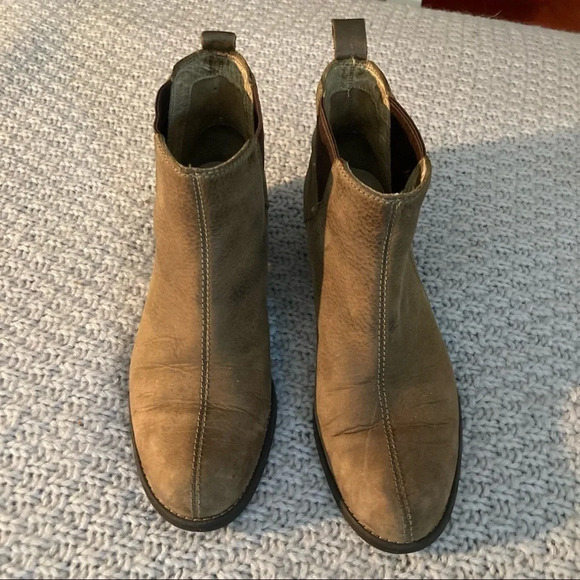 RED WING Sz 9.5 Chelsea Style Suede 1.5” Heel Booties - Picture 2 of 8